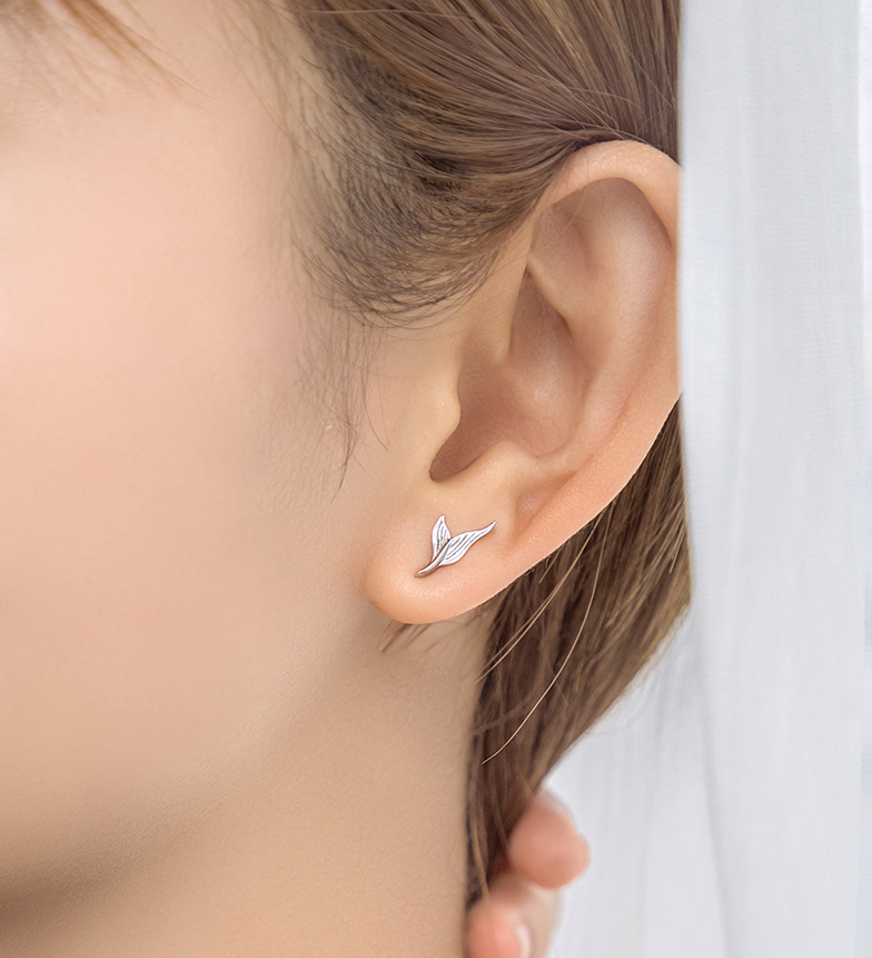 simple stud earrings; stud earrings; cute stud earrings; crystal studs; flower studs